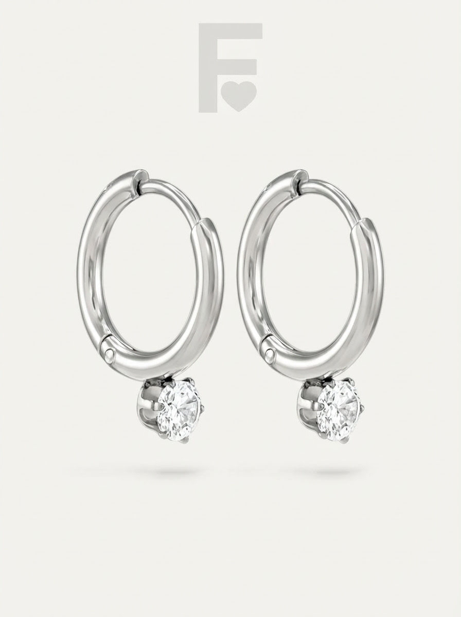 Pendientes "Aro Solitario" de FLORYNATA, diseño clásico con aro de 10mm y circonita brillante, perfectos para mujeres elegantes y sofisticadas.