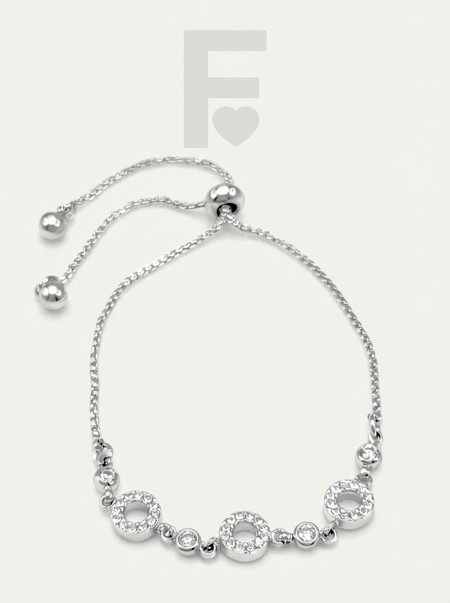 Pulsera Trinidad: 40 circonitas AAA, brillo y perfección en tu muñeca.