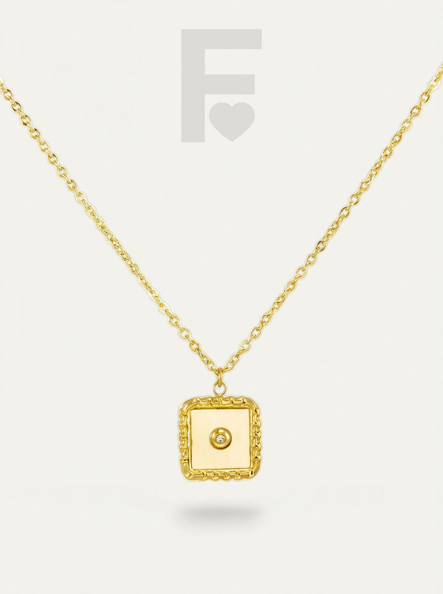 Collar Lienzo Dorado: circonita AAA en marco rococó francés, elegancia clásica.